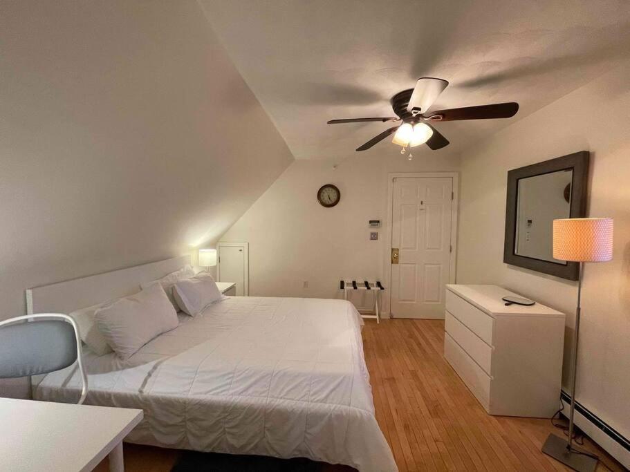 Cozy Condo With All Perks & Parking Close To Encore Casino Everett Exteriör bild
