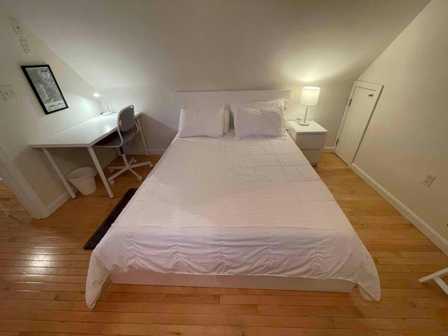 Cozy Condo With All Perks & Parking Close To Encore Casino Everett Exteriör bild