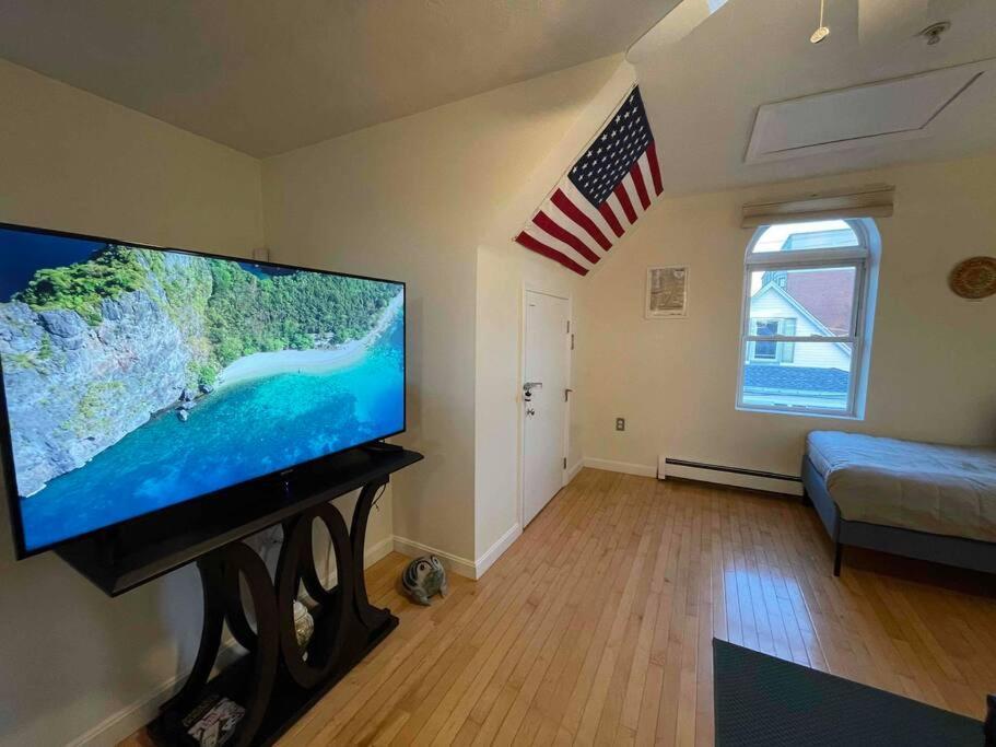 Cozy Condo With All Perks & Parking Close To Encore Casino Everett Exteriör bild